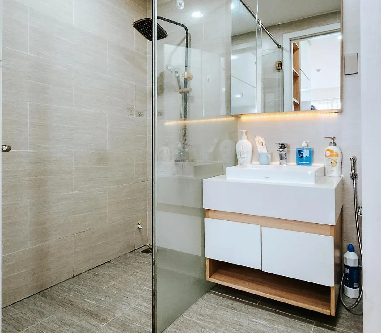 Sunrise City View Apartment , Near Lotte Mart Ho Şi Min 0*,  Vietnam
